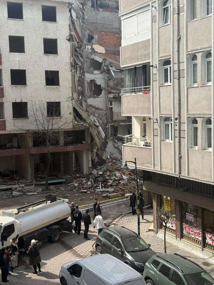 Bu acıya yürek dayanmaz! Küçük Tesnim’e Konyalı Camisinde yürek yakan veda 2